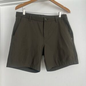 Vouri Men’s Meta Performance Shorts. Size 32”
